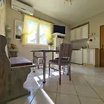 Bresan Τρογκίρ